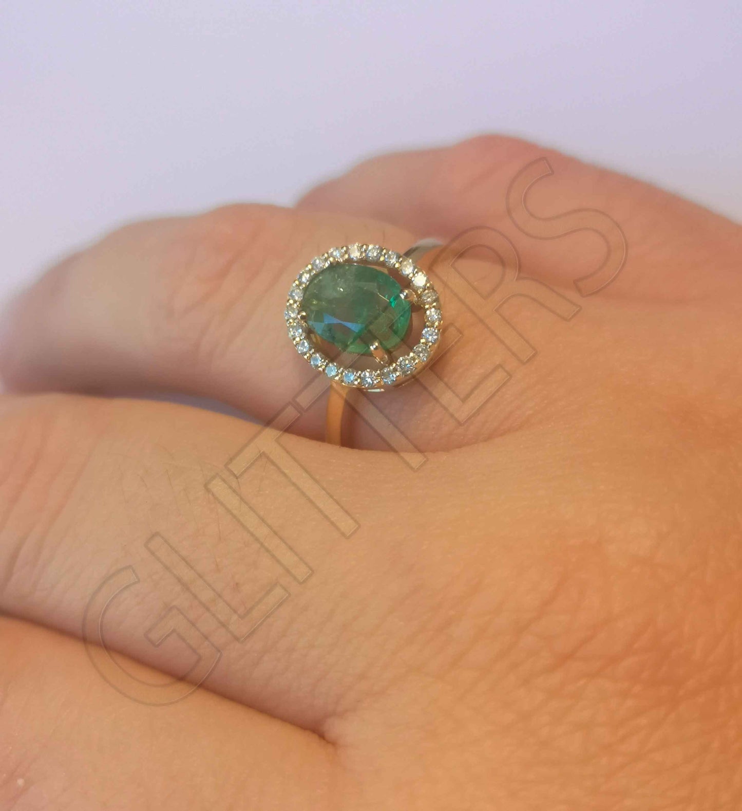 Certified 18KT Gold Solitaire Ring with treated natural emerald  Weight: 3.47 g