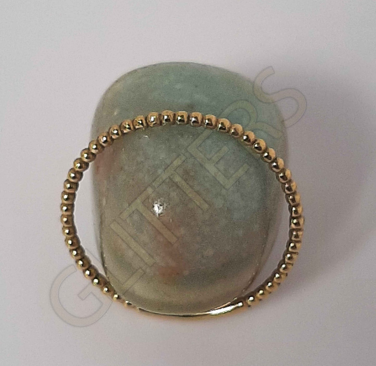 18kt  yellow gold ring Weight: 0.79g