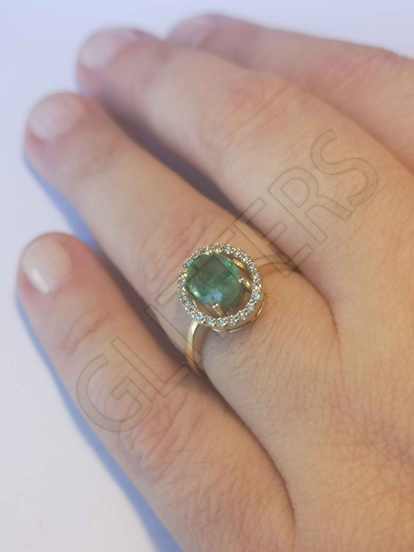 Certified 18KT Gold Solitaire Ring with treated natural emerald  Weight: 3.47 g