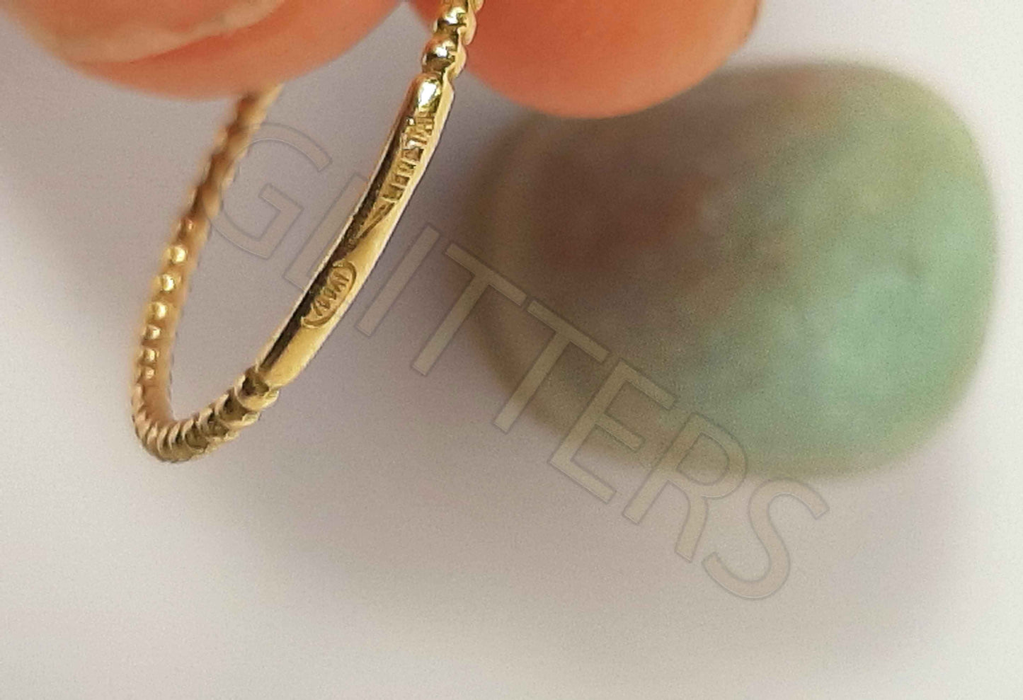 18kt  yellow gold ring Weight: 0.79g