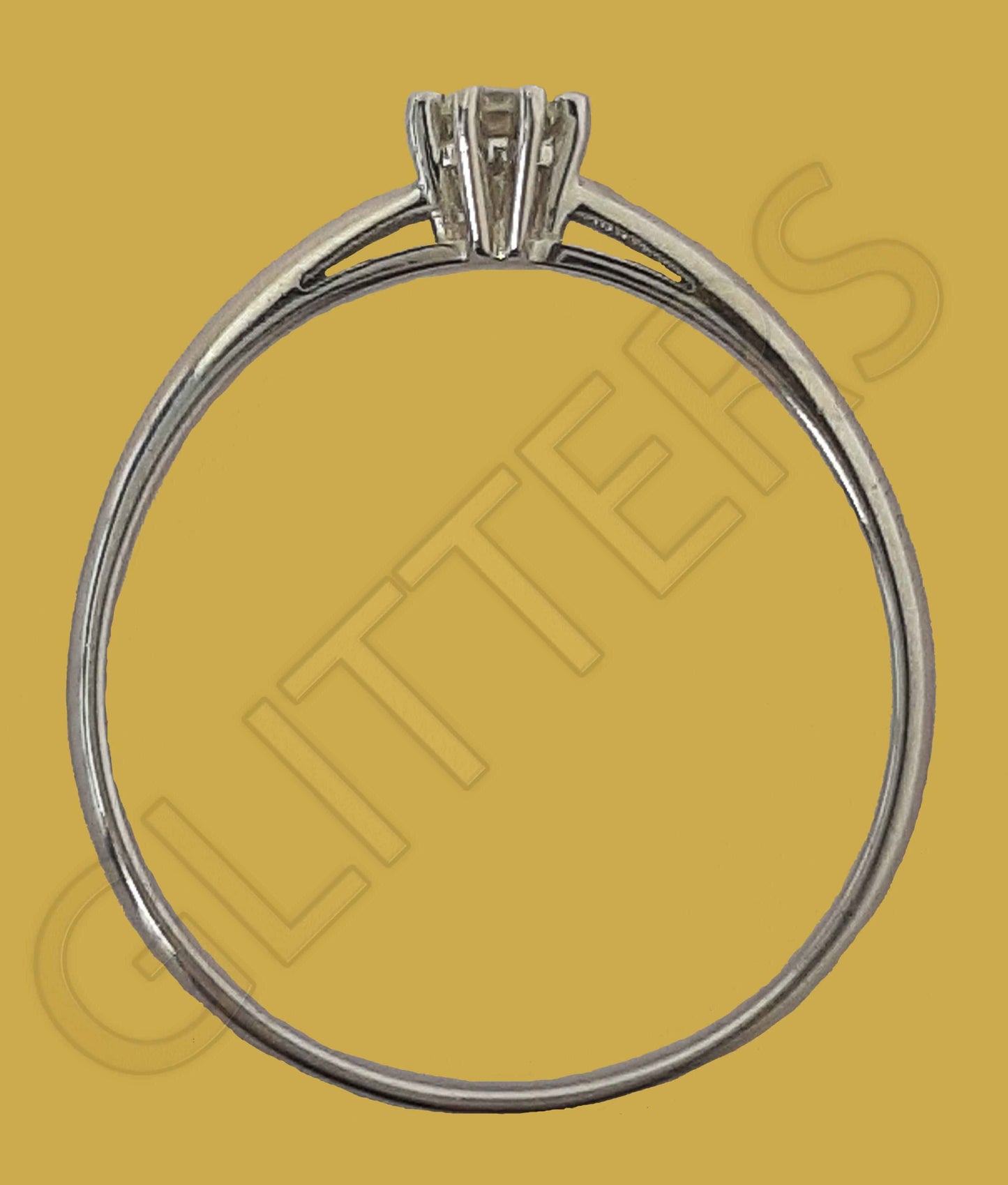 18kt  White gold natural diamond solitaire Weight: 1.19g