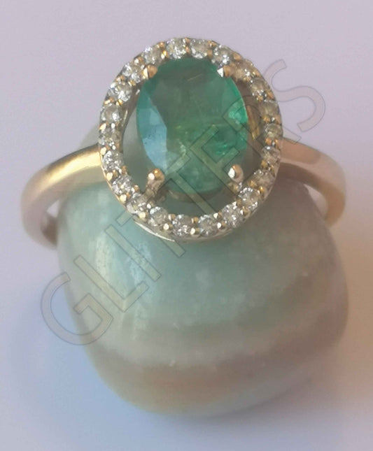 Certified 18KT Gold Solitaire Ring with treated natural emerald  Weight: 3.47 g