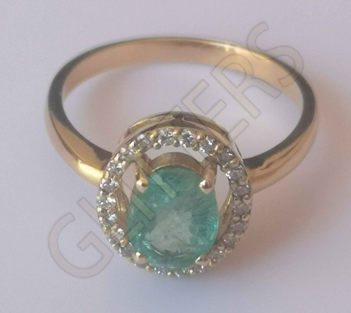 Certified 18KT Gold Solitaire Ring with 1.14ct oval cut natural emerald Weight: 3.68g